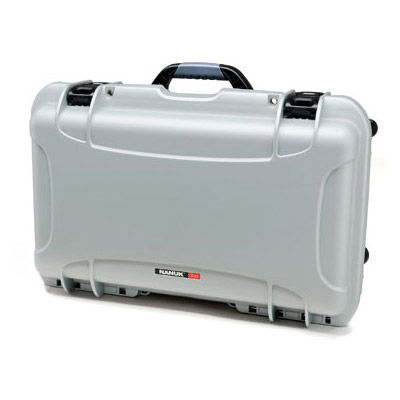 935 Case w/ Dividers, Retractable Handle and Wheels - Silver