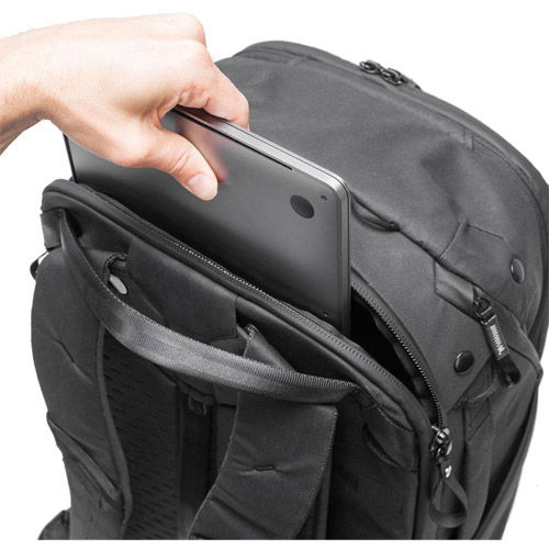 Aer Day Sling 3 Max - Tablet-friendly 6L bag with great combo of