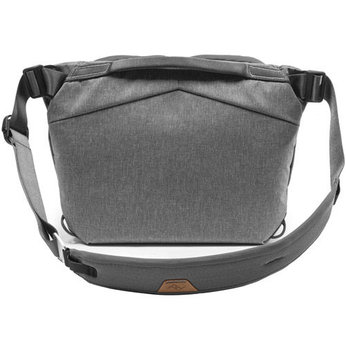 Design shop sling bag