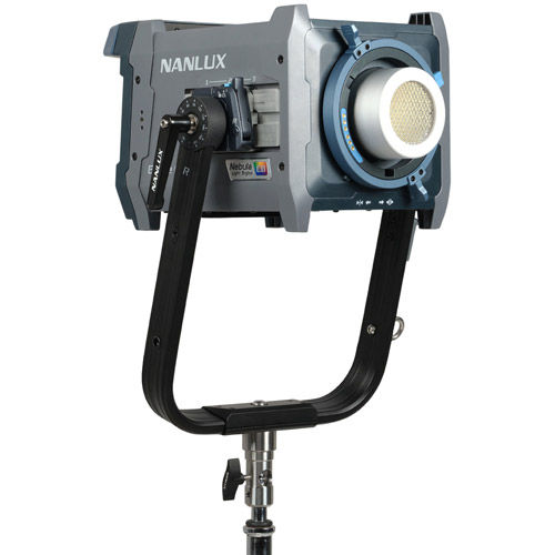 Evoke 600C LED Full-Color Spot Light with Trolley Case