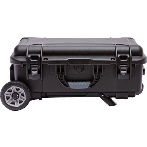 935 Hard Case with Heavy-Duty Wheels and Padded Padded Dividers (28.5L, Black)