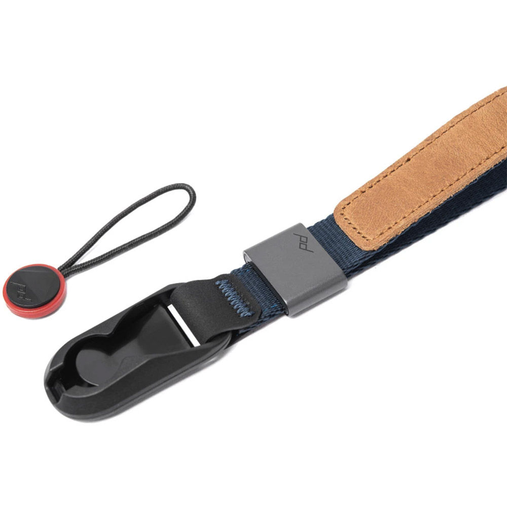Ingenious Design but With One Small Flaw: Fstoppers Reviews the New Range  of Straps From Wandrd