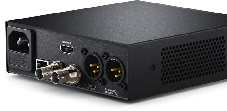 Detail Image - Demonstrating HDMI Instant Lock